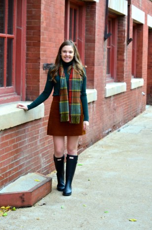 Green Turtleneck, Corduroy Skirt, Hunter Boots_1499